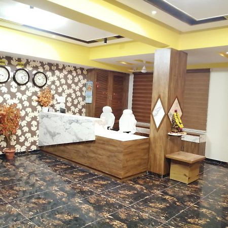 Hotel Golden City 바도다라 외부 사진