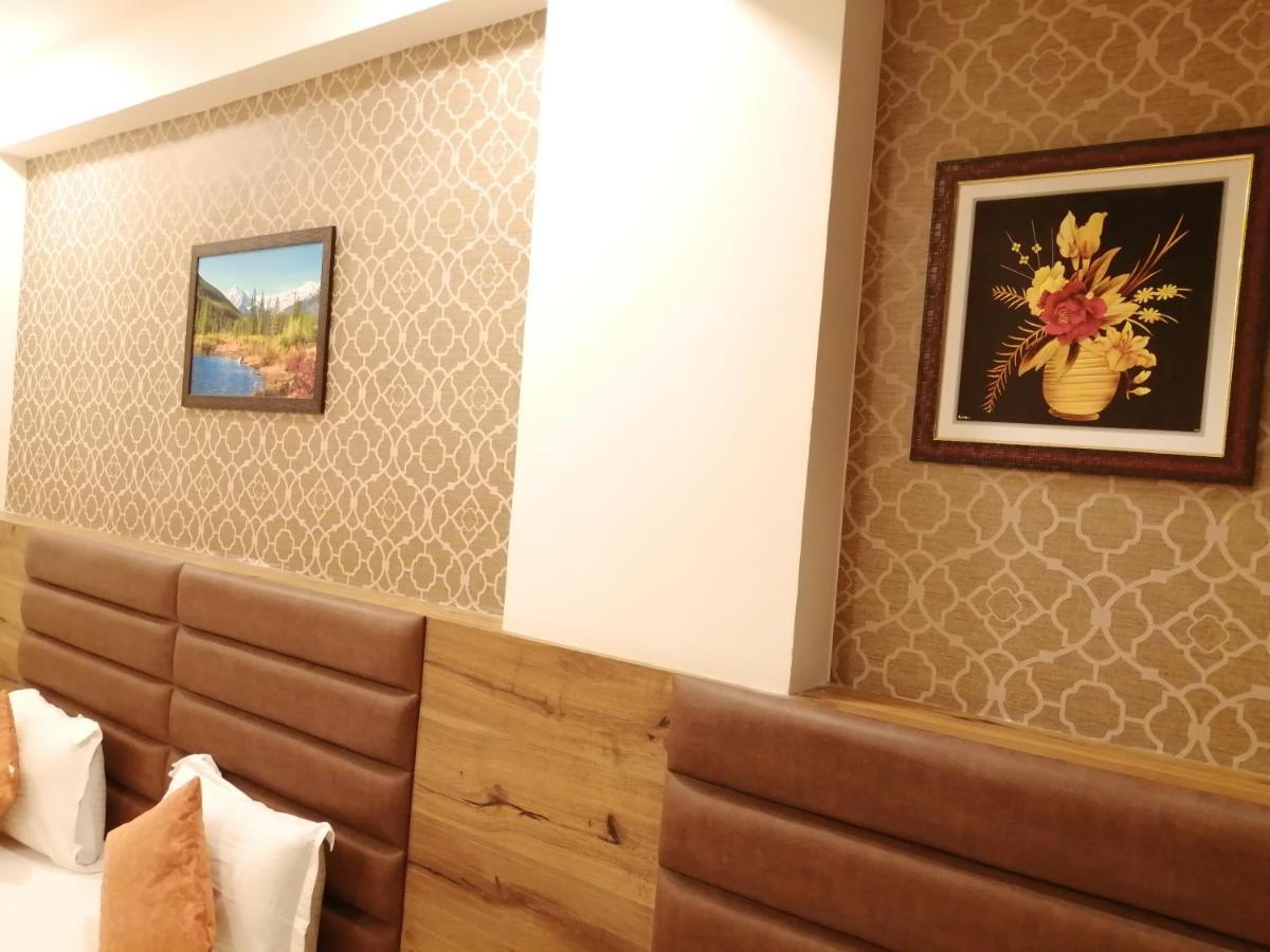 Hotel Golden City 바도다라 외부 사진