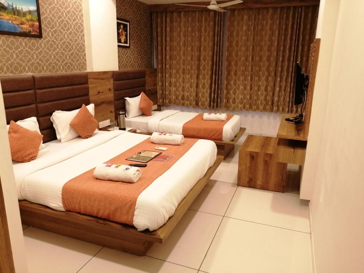 Hotel Golden City 바도다라 외부 사진