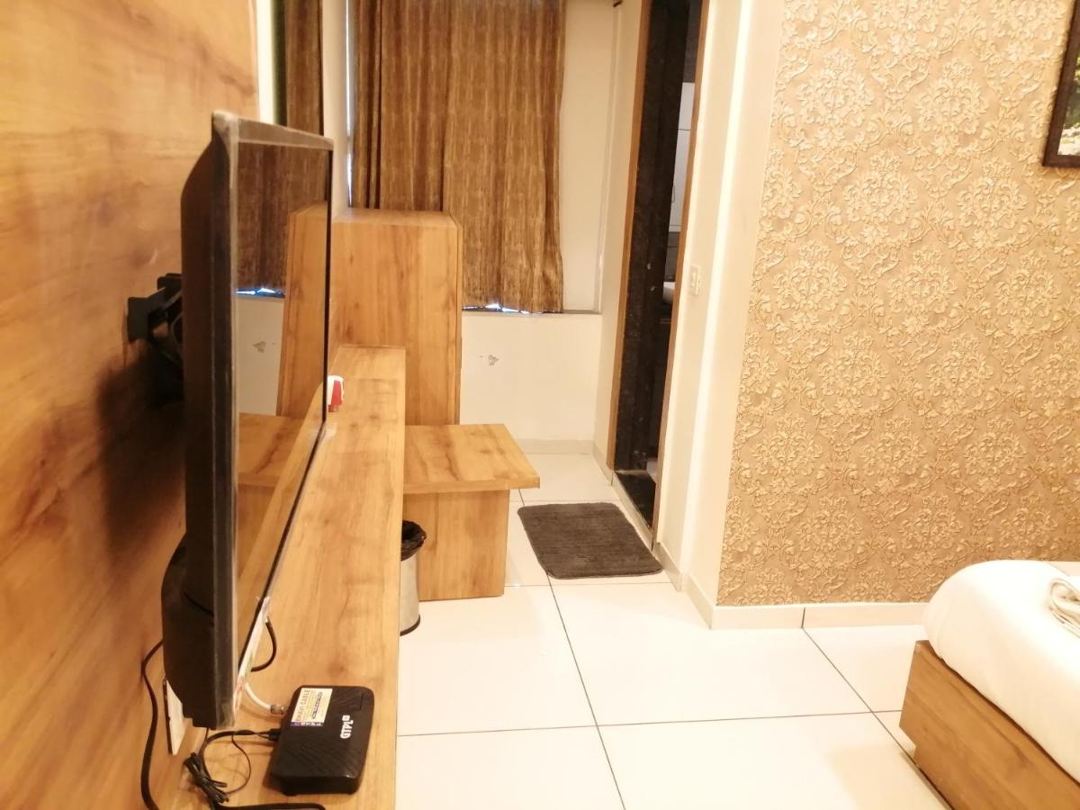 Hotel Golden City 바도다라 외부 사진