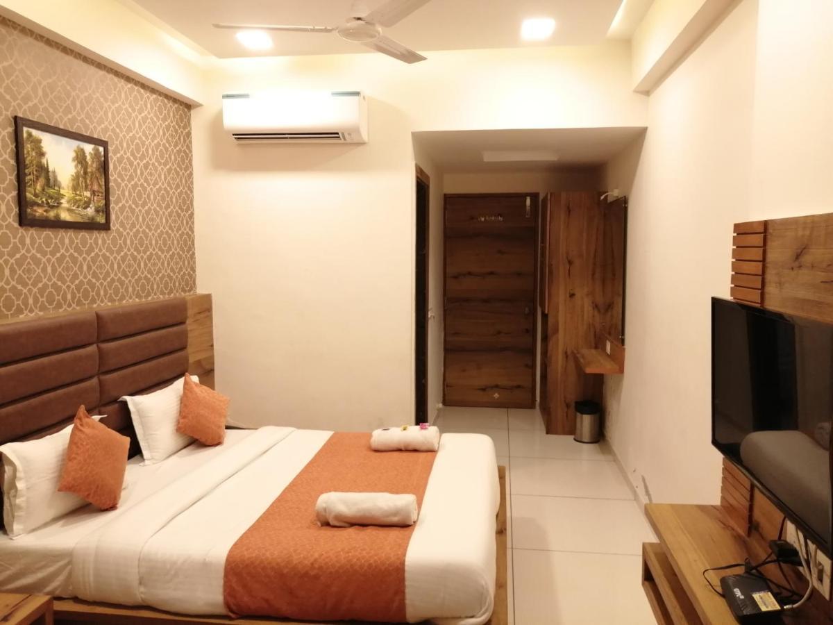 Hotel Golden City 바도다라 외부 사진